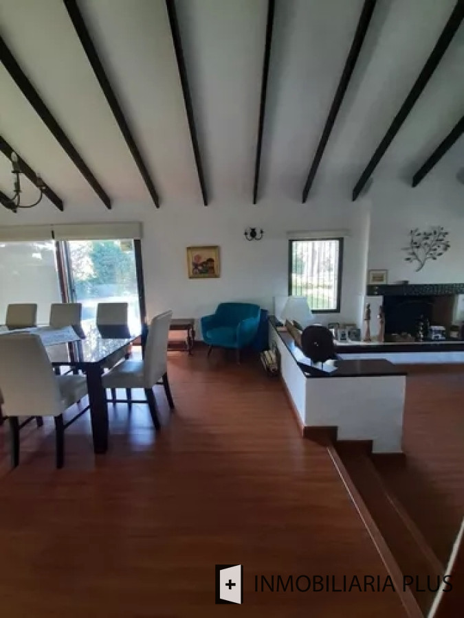 Casa ID.661 - Venta de Casa de 161 m2 en San Rafael 4 Dormitorios y 695 m2 de Terreno C661B