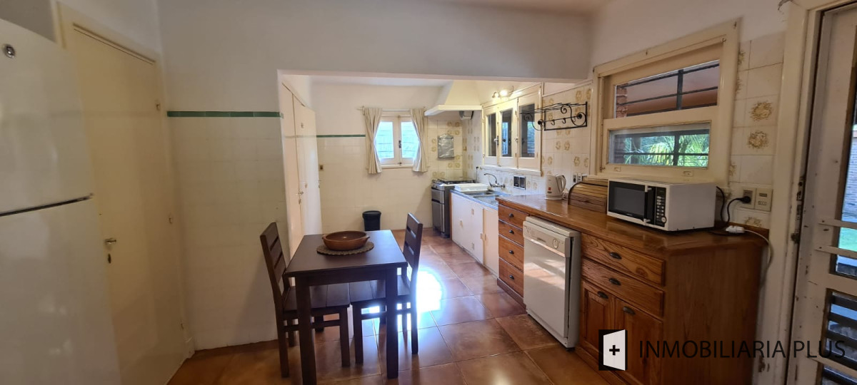 Casa ID.334 - Venta de Casa en la PENÍNSULA 817 m2  5 Dormitorios 3 Baños 3 Suite para 12 personas C884