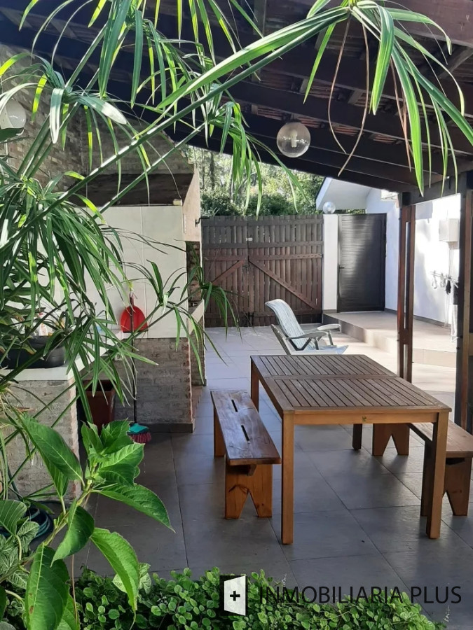 Casa ID.661 - Venta de Casa de 161 m2 en San Rafael 4 Dormitorios y 695 m2 de Terreno C661B