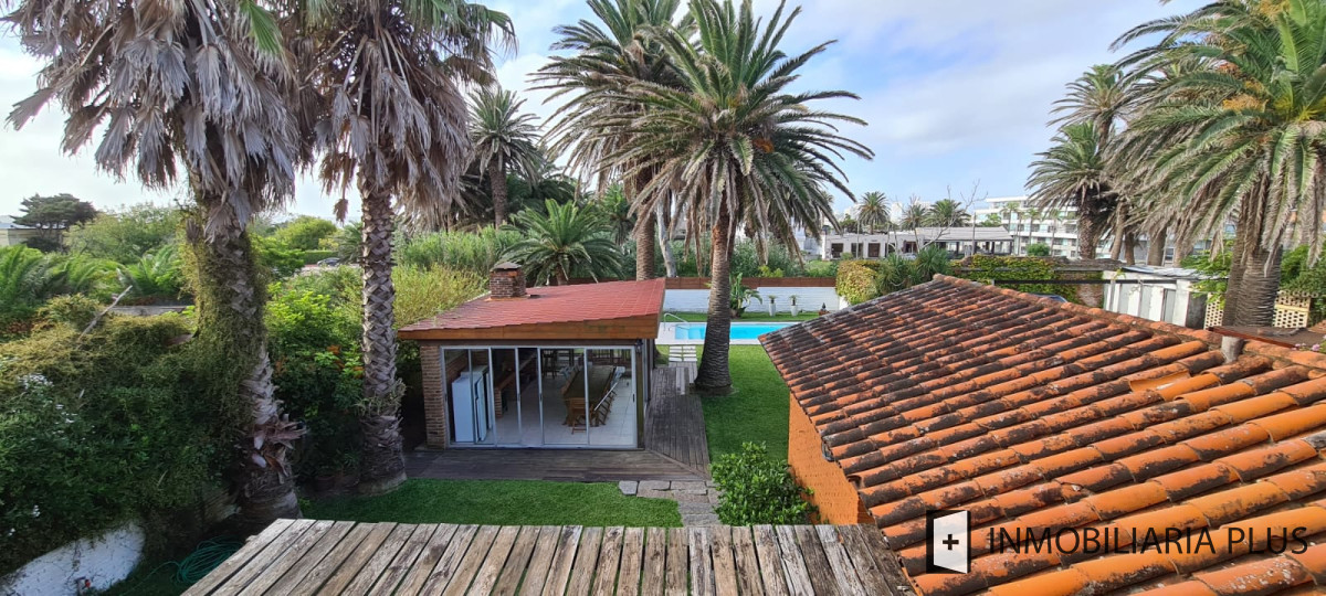 Casa ID.334 - Venta de Casa en la PENÍNSULA 817 m2  5 Dormitorios 3 Baños 3 Suite para 12 personas C884