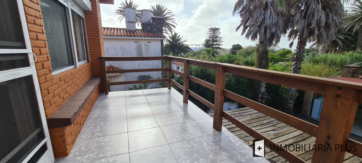 Casa ID.334 - Venta de Casa en la PENÍNSULA 817 m2  5 Dormitorios 3 Baños 3 Suite para 12 personas C884