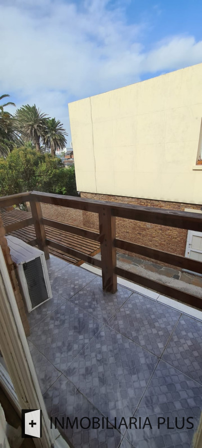 Casa ID.334 - Venta de Casa en la PENÍNSULA 817 m2  5 Dormitorios 3 Baños 3 Suite para 12 personas C884