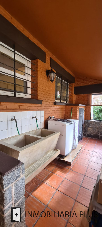 Casa ID.334 - Venta de Casa en la PENÍNSULA 817 m2  5 Dormitorios 3 Baños 3 Suite para 12 personas C884