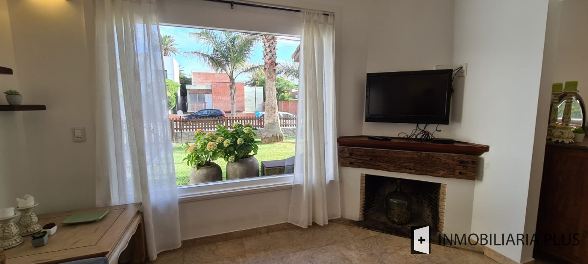 Casa ID.334 - Venta de Casa en la PENÍNSULA 817 m2  5 Dormitorios 3 Baños 3 Suite para 12 personas C884