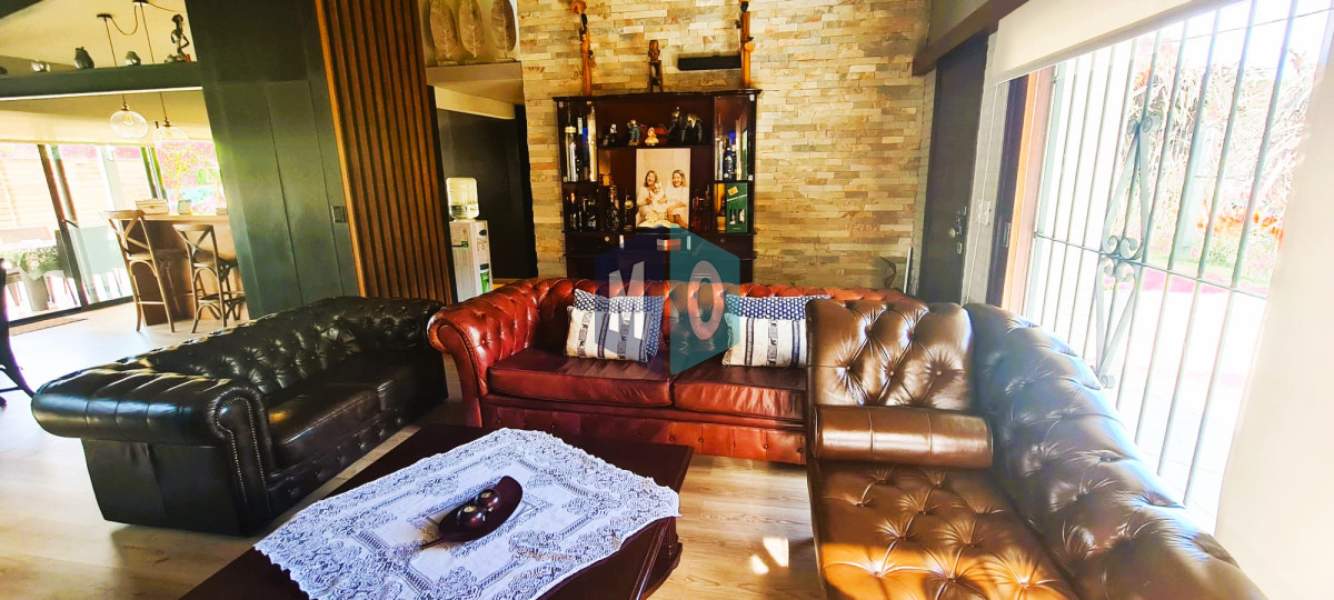 Casa ID.301 - Hermosa casa 4 dormitorios. Barrio Mónaco.
