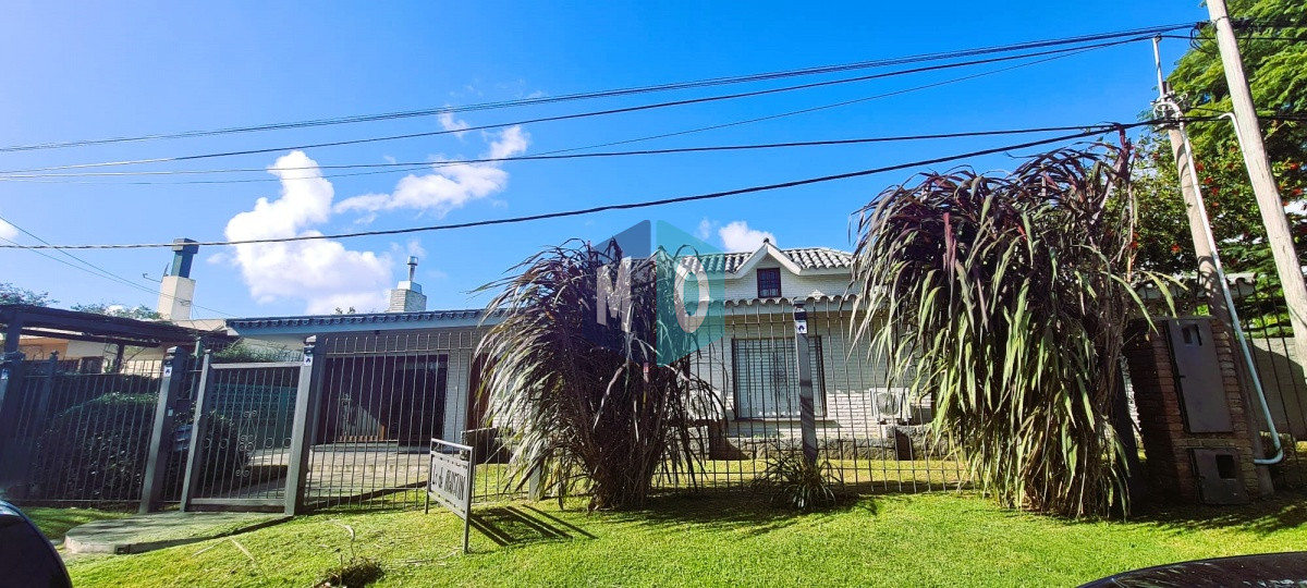 Casa ID.301 - Hermosa casa 4 dormitorios. Barrio Mónaco.