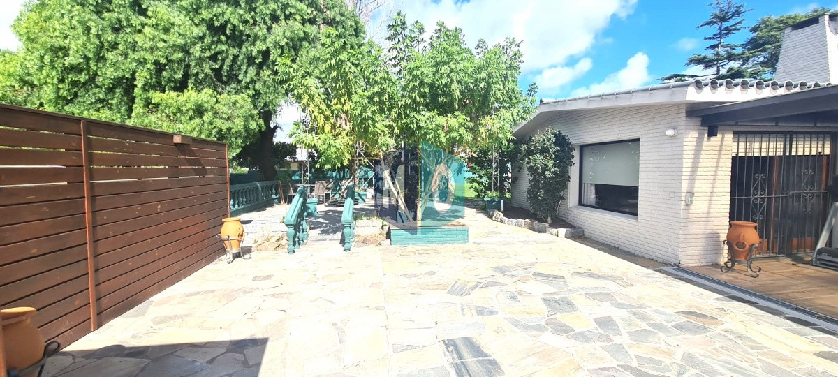 Casa ID.301 - Hermosa casa 4 dormitorios. Barrio Mónaco.