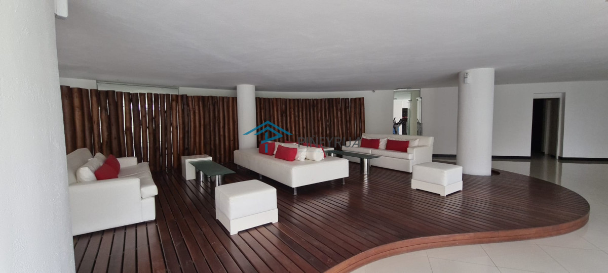 APARTAMENTO EN OPORTUNIDAD!!!  A METROS DEL MAR 