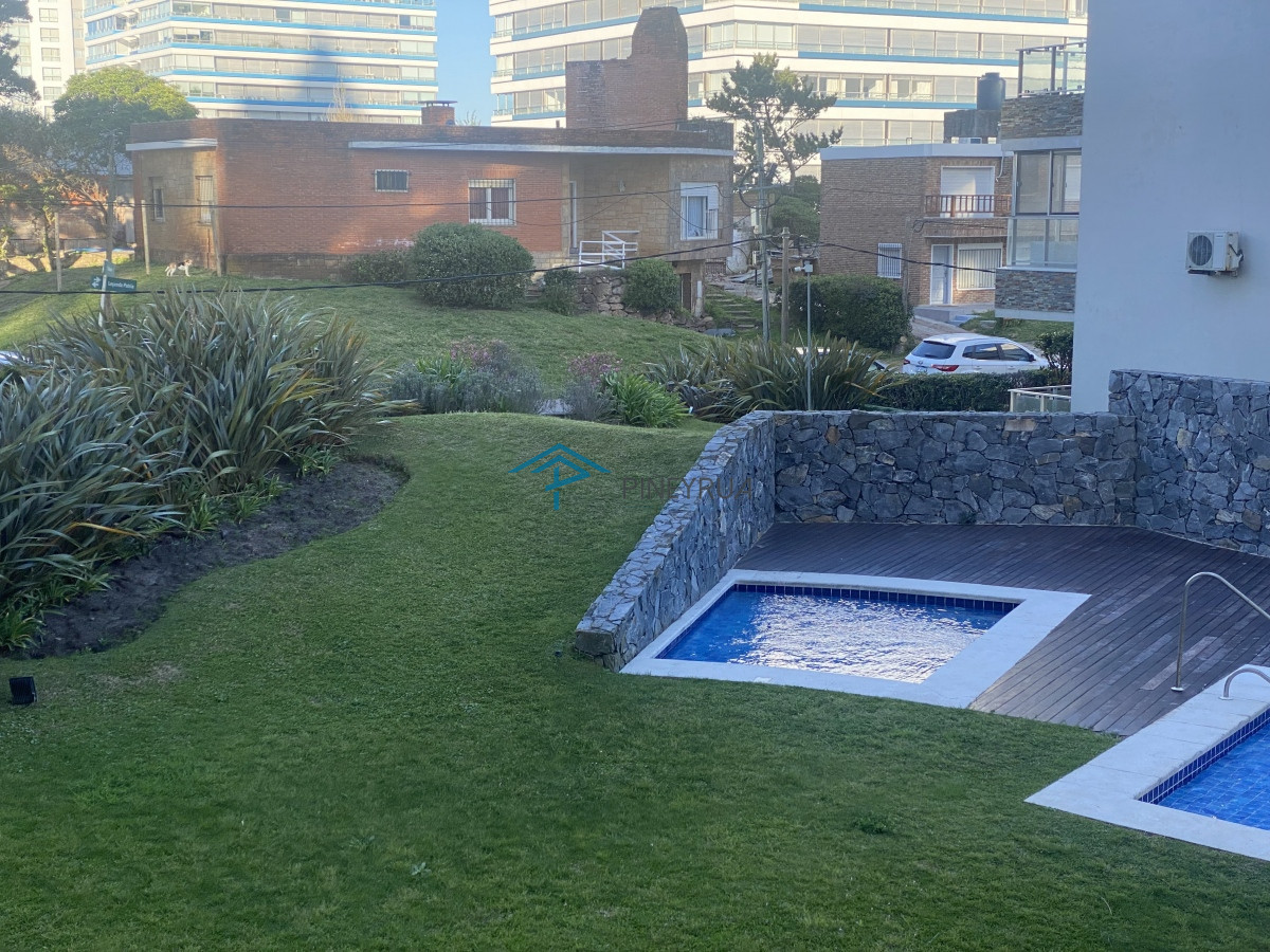 APARTAMENTO EN OPORTUNIDAD!!!  A METROS DEL MAR 