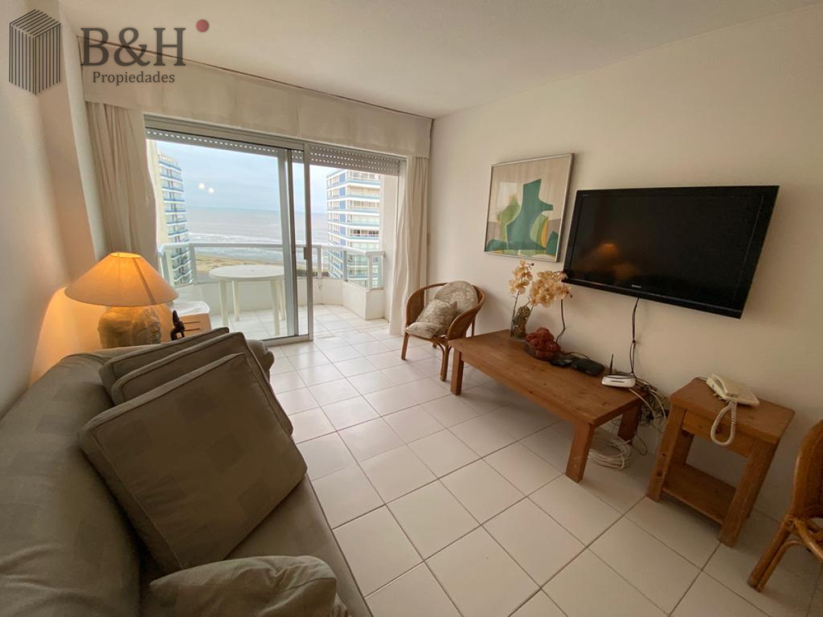 Apartamento ID.675 - Apartamento 2 dormitorios en OPORTUNIDAD en la Brava!! con piscina