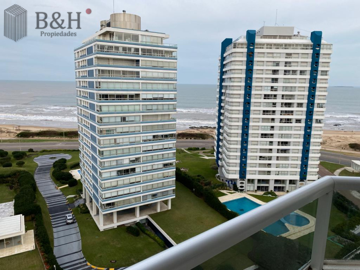 Apartamento ID.675 - Apartamento 2 dormitorios en OPORTUNIDAD en la Brava!! con piscina