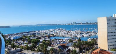 Vista al puerto de punta del este 
