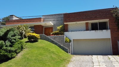 CASA 4 DORMITORIOS EN ALQUILER TEMPORADA
