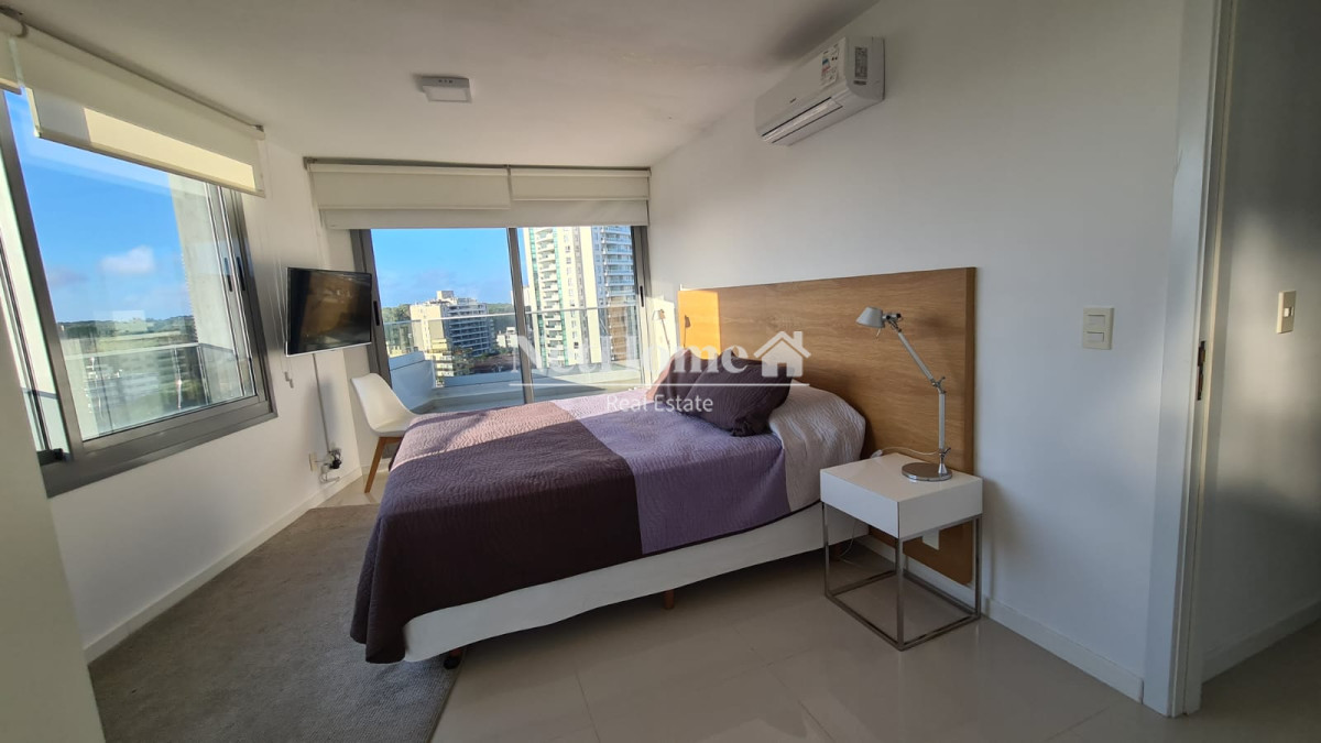 Apartamento ID.346 - Playa Brava Apartamento 3 dormitorios Vista parcial al mar. 