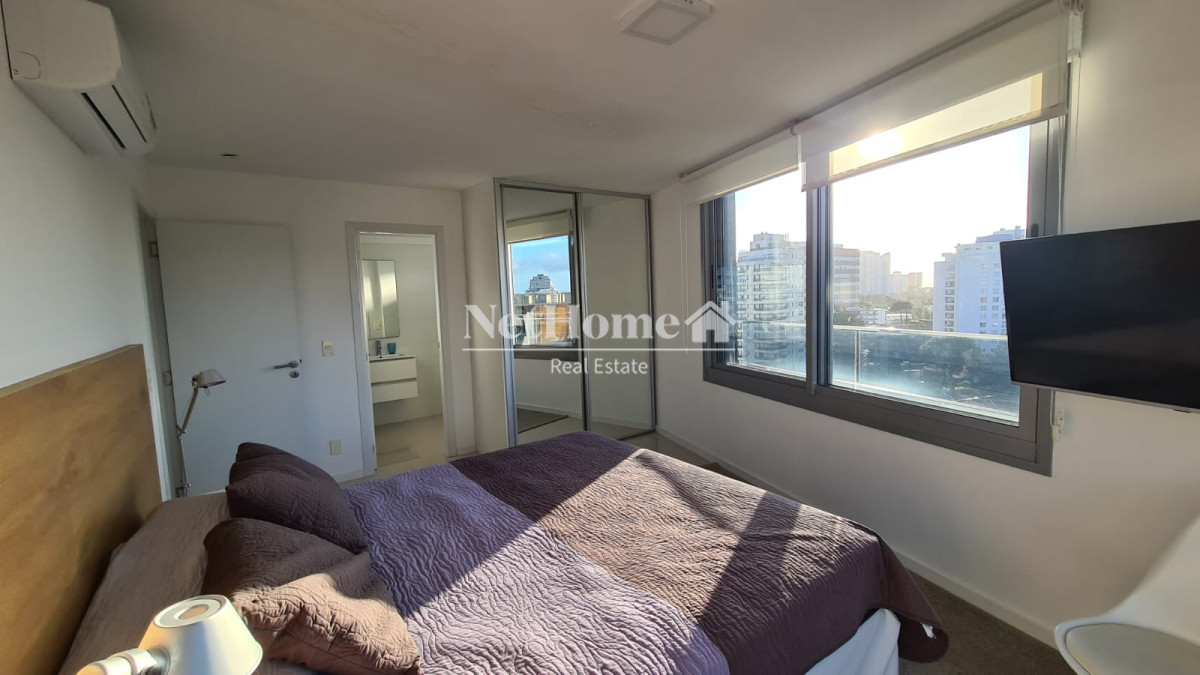 Apartamento ID.346 - Playa Brava Apartamento 3 dormitorios Vista parcial al mar. 