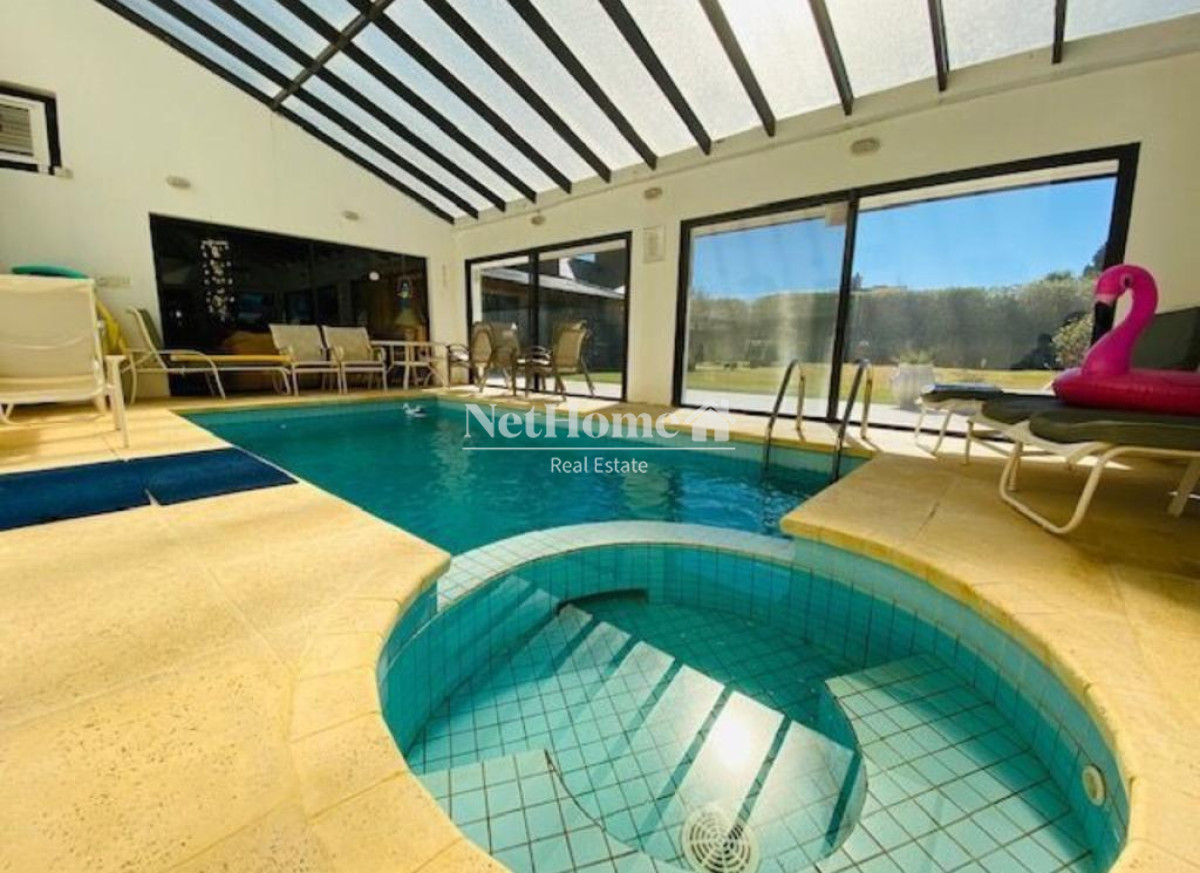 Casa ID.33 - Excelente mansión a 50 mts. de la mejor zona de la playa Mansa.