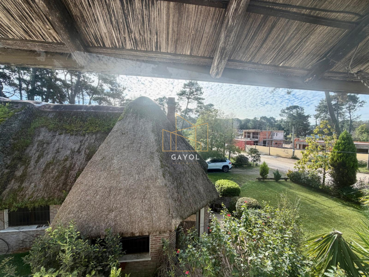 Casa ID.1414 - Hermosa casa en venta con piscina en punta del este 
