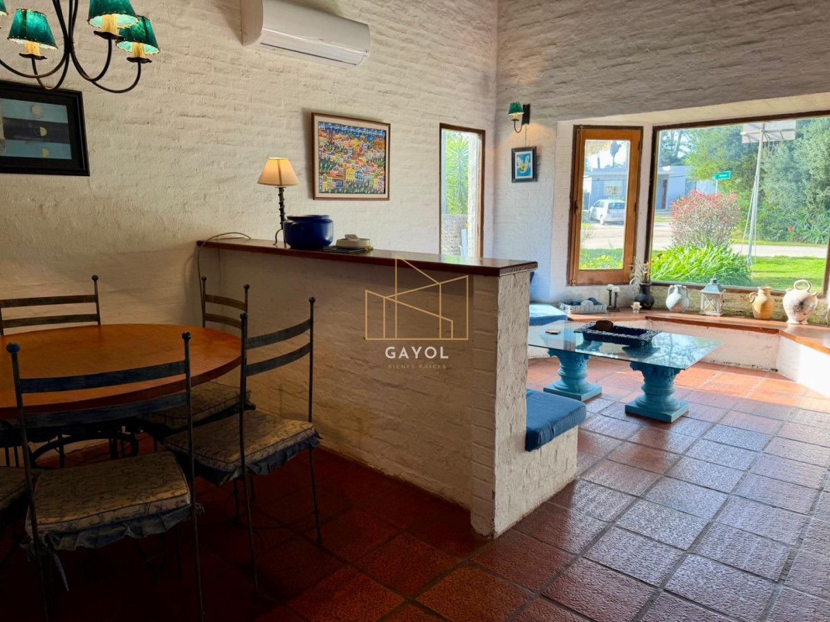 Casa ID.1414 - Hermosa casa en venta con piscina en punta del este 