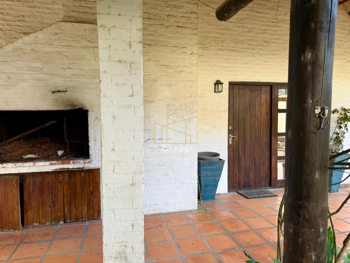 Casa ID.1414 - Hermosa casa en venta con piscina en punta del este 