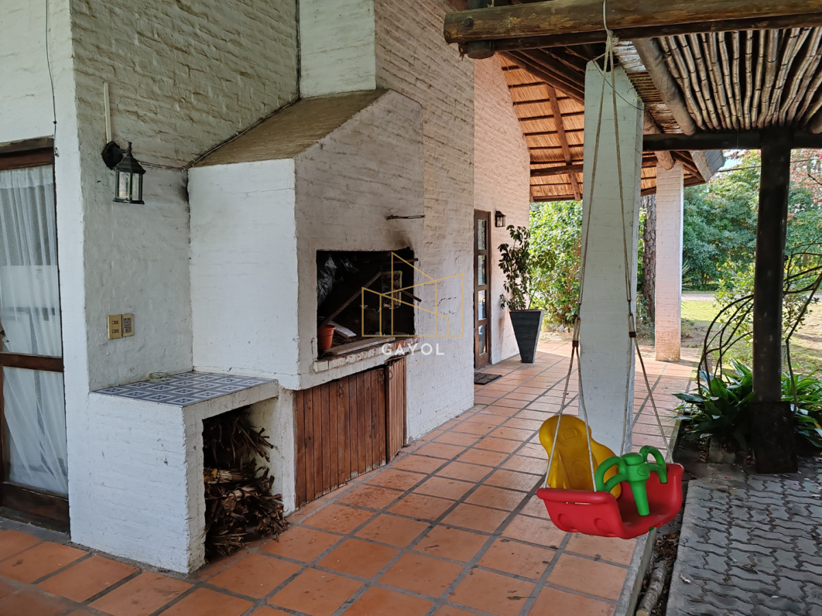 Casa ID.1414 - Hermosa casa en venta con piscina en punta del este 
