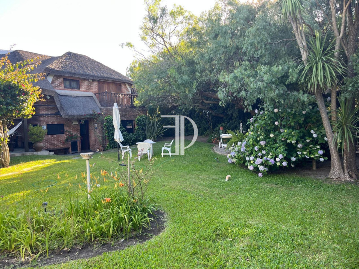 Casa ID.1527 - Hermosa casa a pasos del mar 