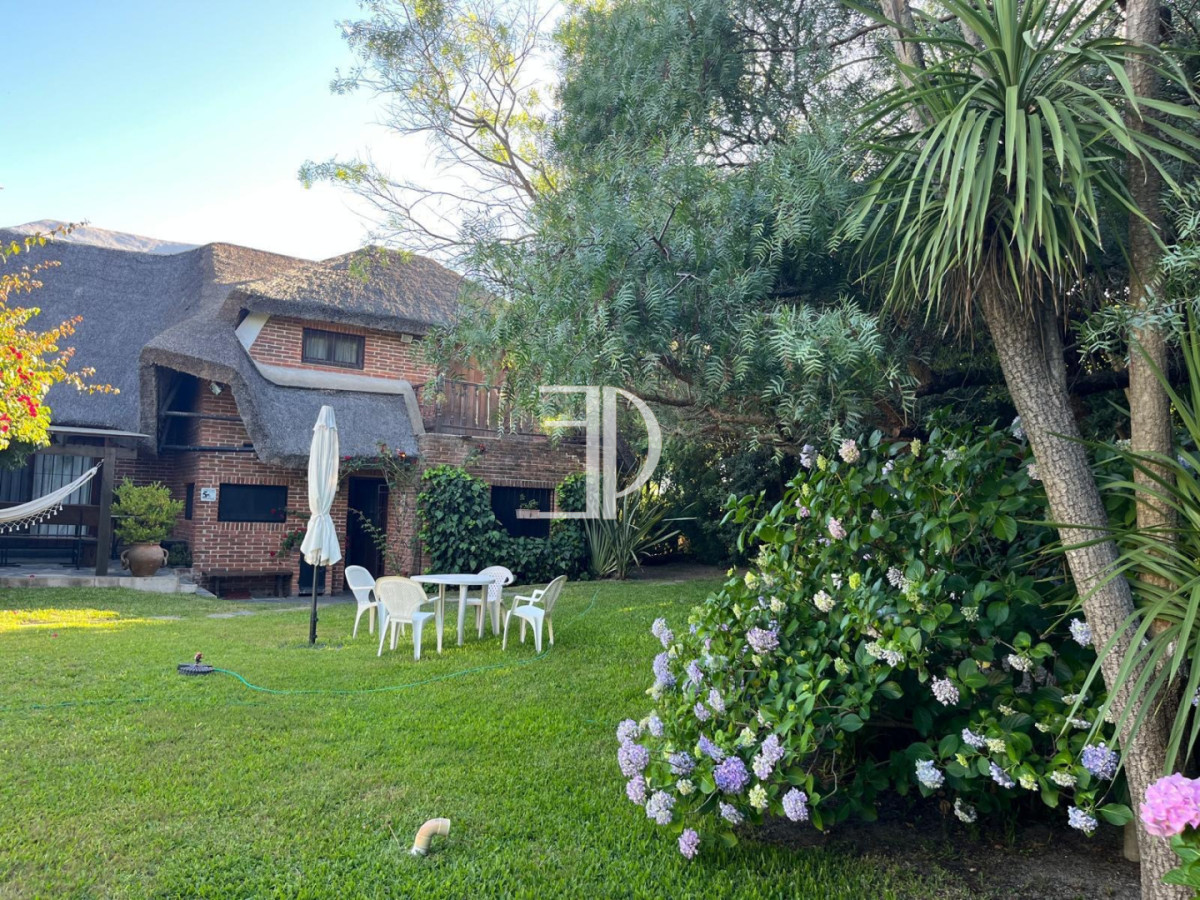 Casa ID.1527 - Hermosa casa a pasos del mar 