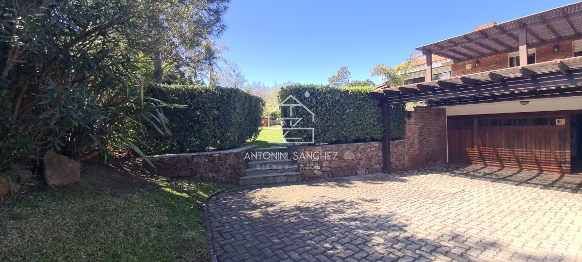 Casa ID.2631 - venta casa en parada 36 mansa 