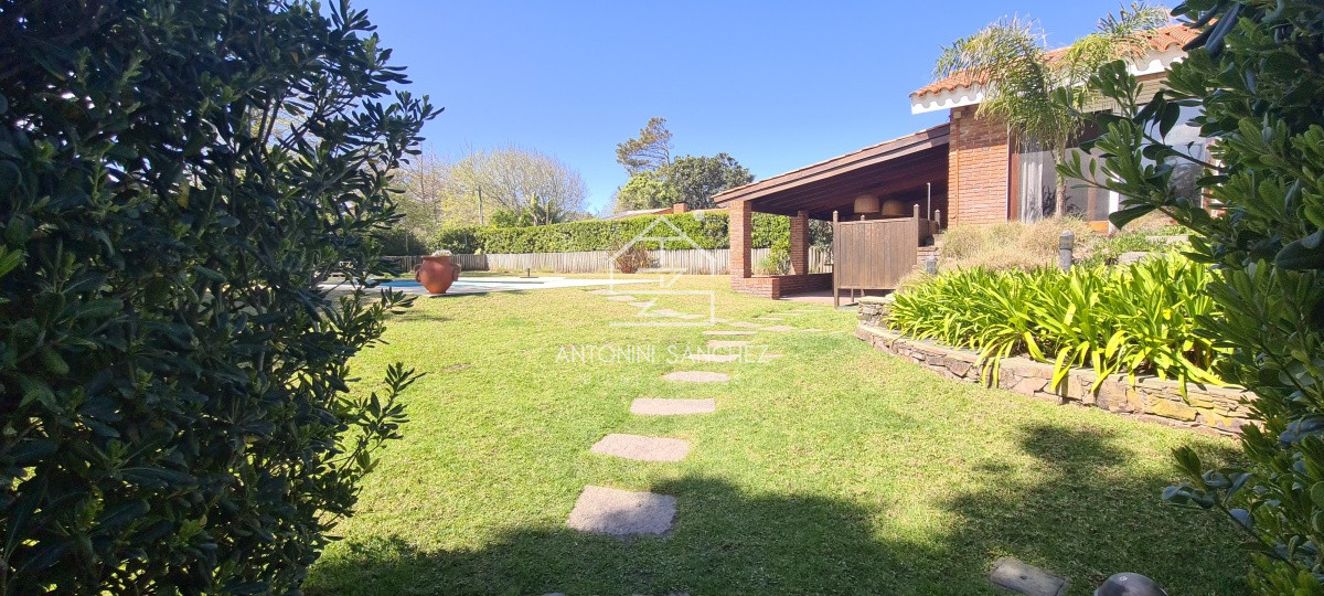 Casa ID.2631 - venta casa en parada 36 mansa 