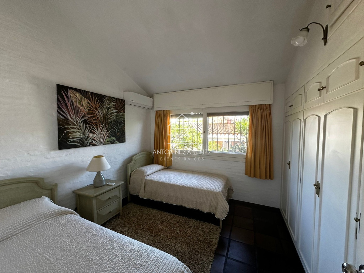 Casa ID.2631 - venta casa en parada 36 mansa 