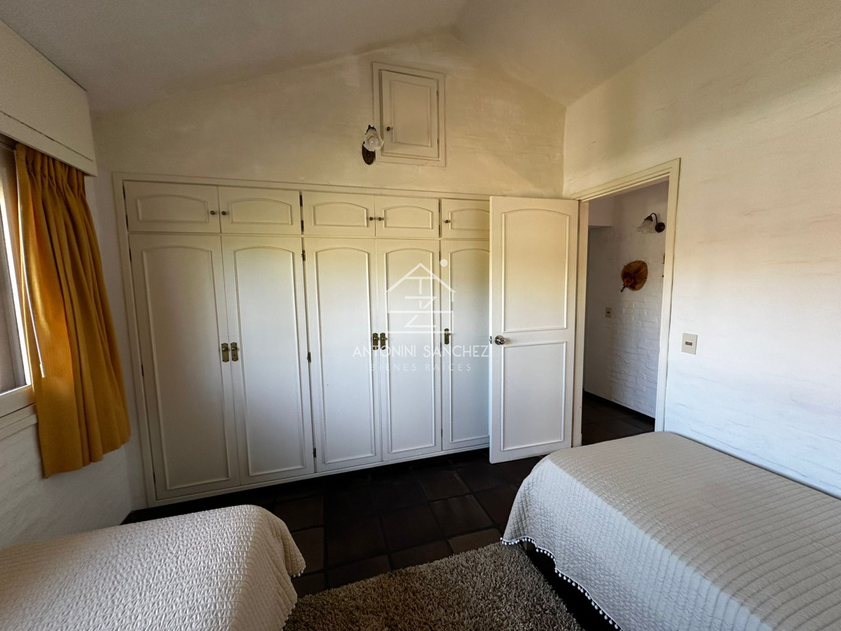 Casa ID.2631 - venta casa en parada 36 mansa 