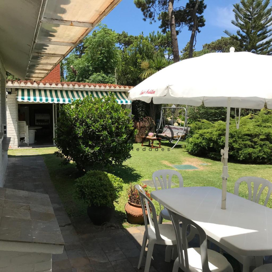 Casa ID.533/casa-en-barrio-Cantegril-punta-del-este- - casa en barrio Cantegril punta del este 