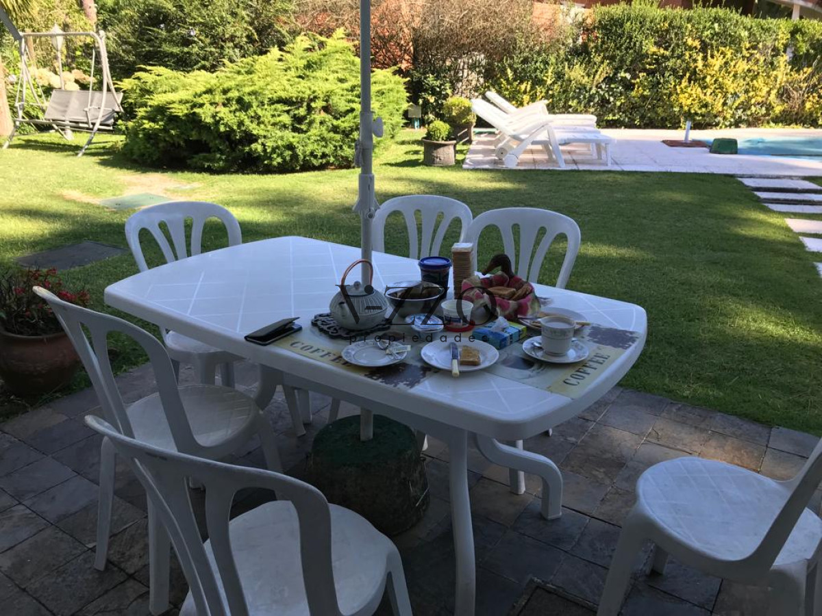Casa ID.533/casa-en-barrio-Cantegril-punta-del-este- - casa en barrio Cantegril punta del este 