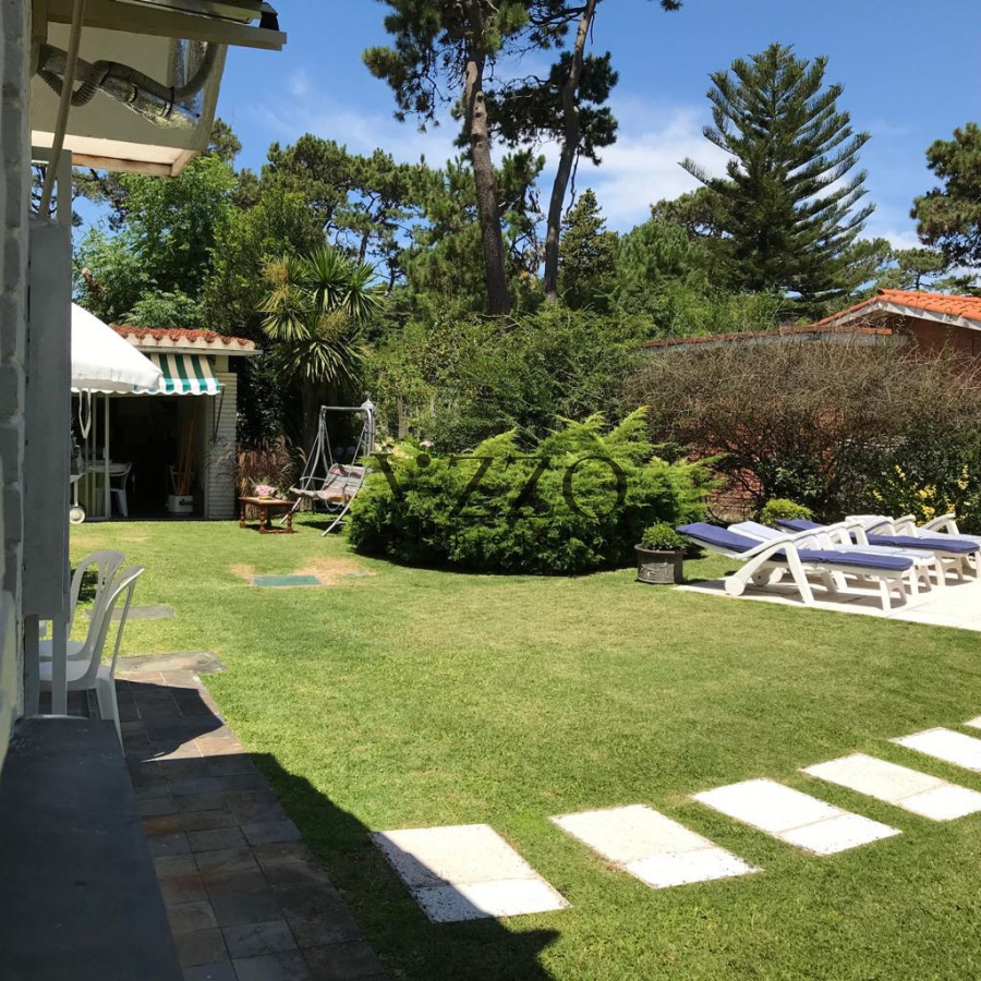 Casa ID.533/casa-en-barrio-Cantegril-punta-del-este- - casa en barrio Cantegril punta del este 