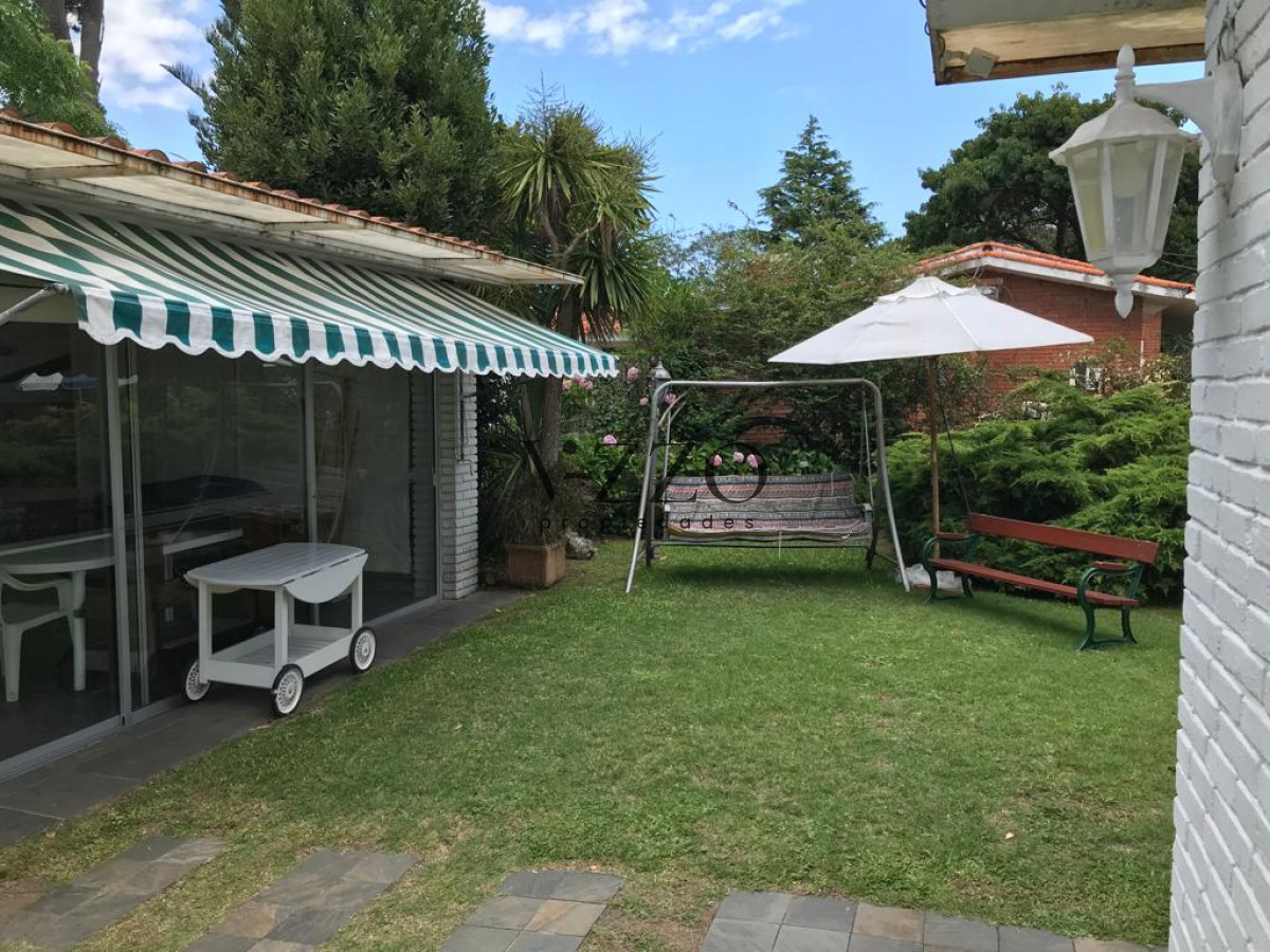 Casa ID.533/casa-en-barrio-Cantegril-punta-del-este- - casa en barrio Cantegril punta del este 