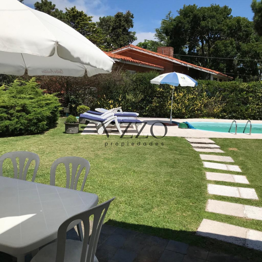 Casa ID.533/casa-en-barrio-Cantegril-punta-del-este- - casa en barrio Cantegril punta del este 