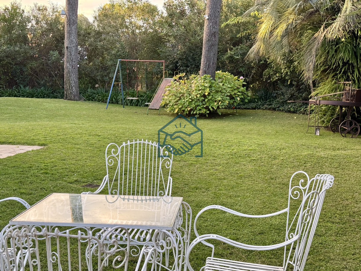Casa ID.533/casa-en-barrio-Cantegril-punta-del-este- - casa en barrio Cantegril punta del este 