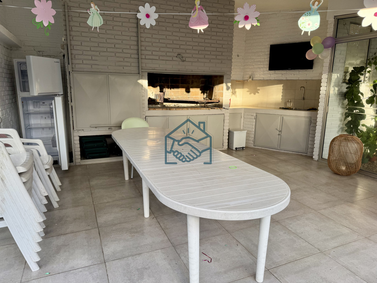 Casa ID.533/casa-en-barrio-Cantegril-punta-del-este- - casa en barrio Cantegril punta del este 
