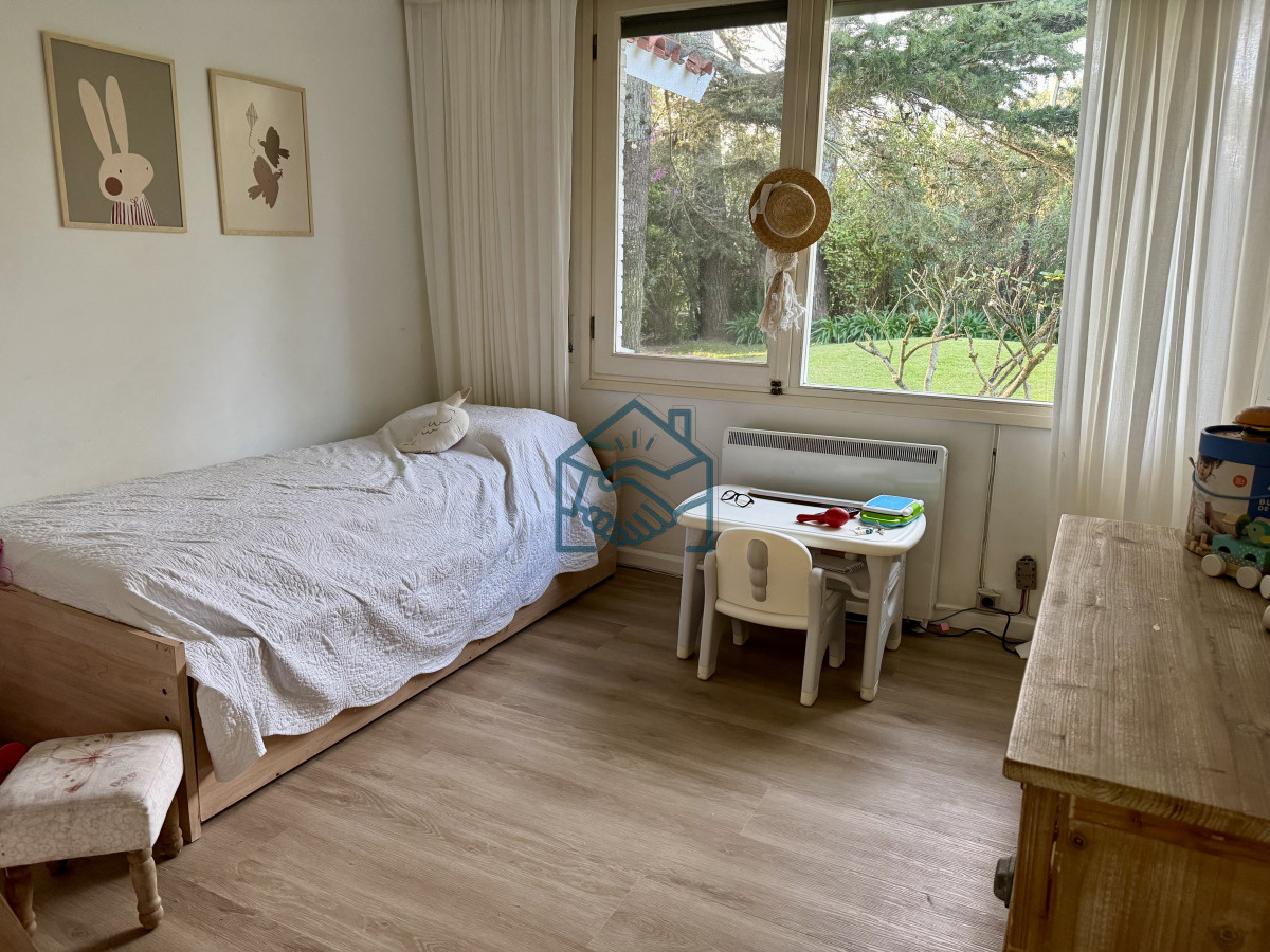 Casa ID.533/casa-en-barrio-Cantegril-punta-del-este- - casa en barrio Cantegril punta del este 