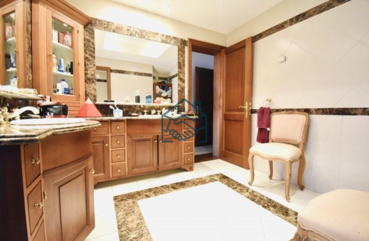 Casa ID.481/Excelente-mansión-a-50-mts.-de-la-mejor-zona-de-la-playa-Mansa. - Excelente mansión a 50 mts. de la mejor zona de la playa Mansa.
