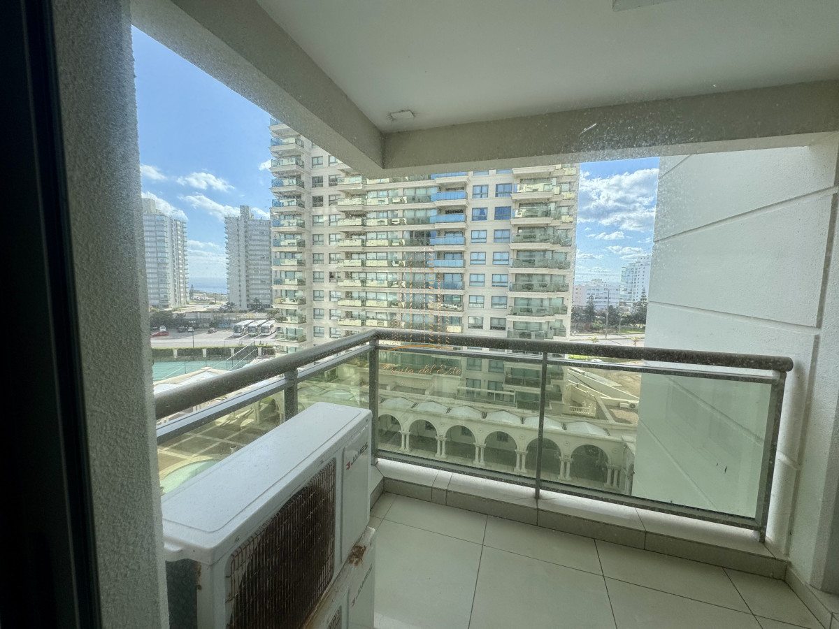 Apartamento ID.988 - Apartamento en Alquiler frente al mar full amenities , Punta del Este