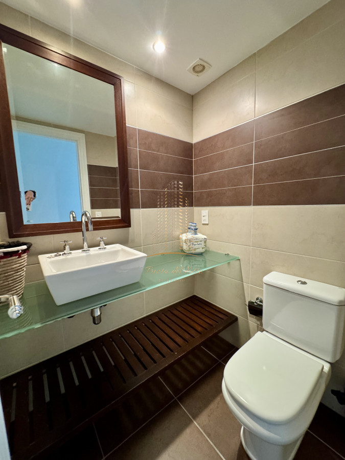 Apartamento ID.988 - Apartamento en Alquiler frente al mar full amenities , Punta del Este