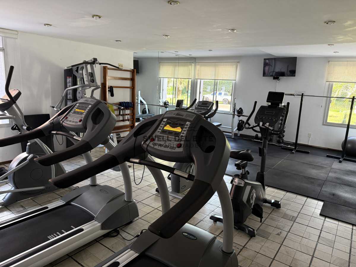 Apartamento ID.411 - Venta Apartamento 2 Dormitorios - 100 metros playa Brava