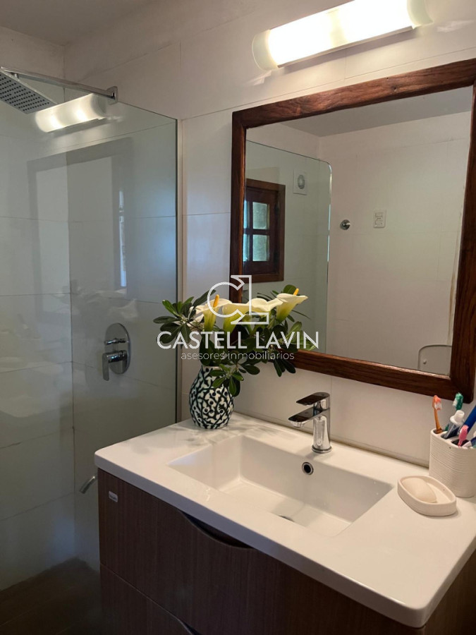 Casa ID.1303 - Venta Casa 4 Dormitorios a pasos del mar Pinares Punta del Este