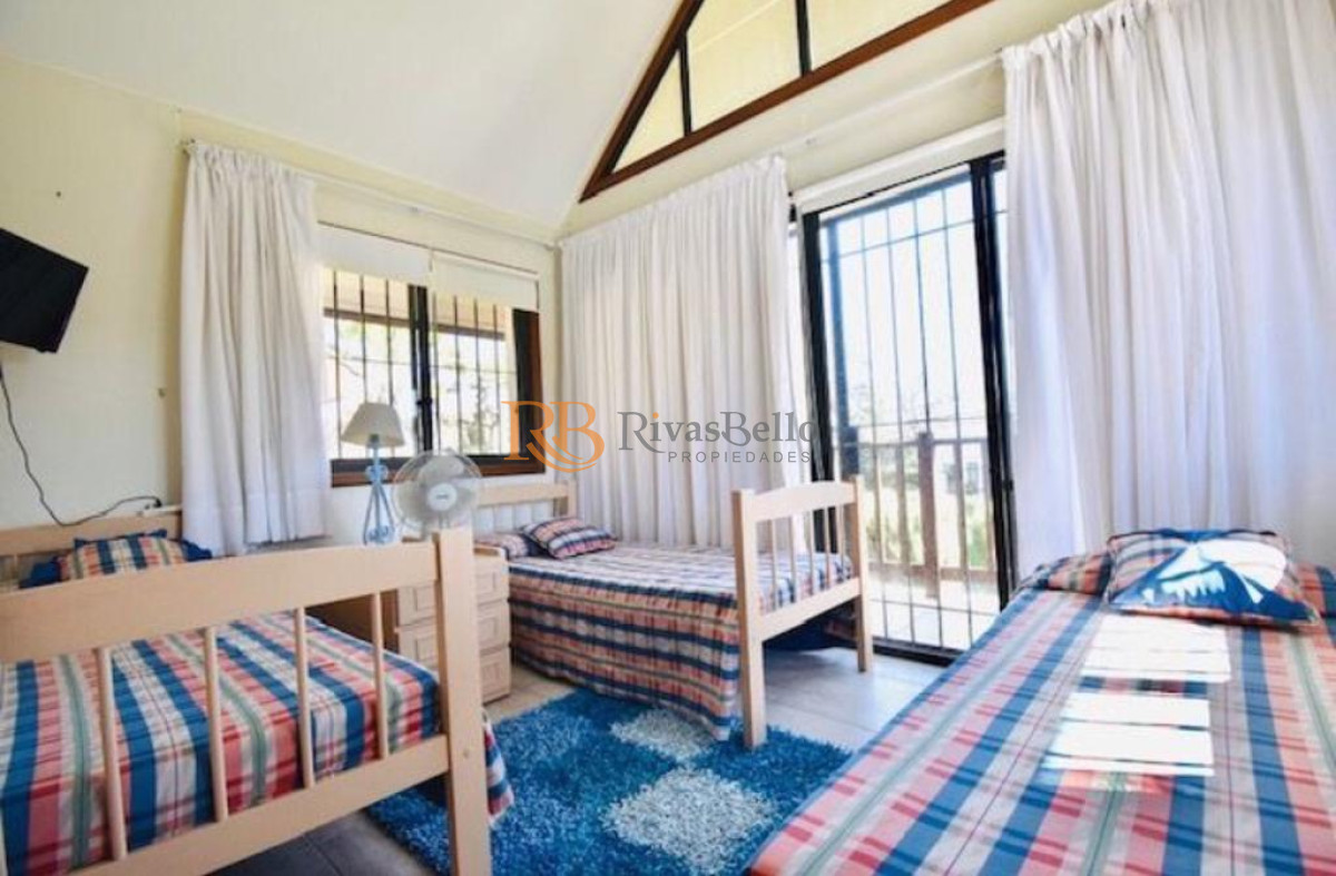 Casa ID.80 - Excelente mansión a 50 mts. de la mejor zona de la playa Mansa.