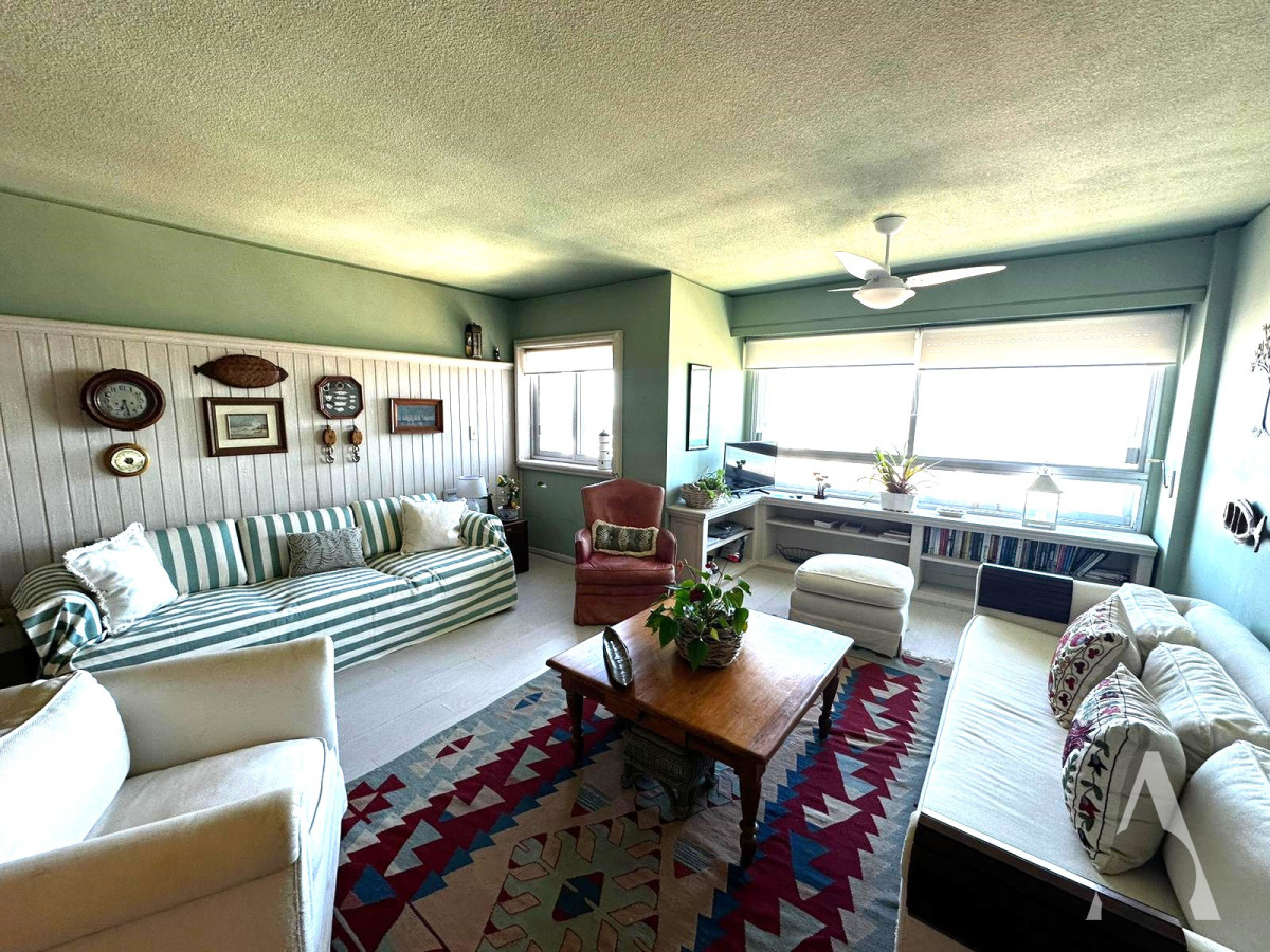 Apartamento ID.41 - VAN GOGH - 3 DORM