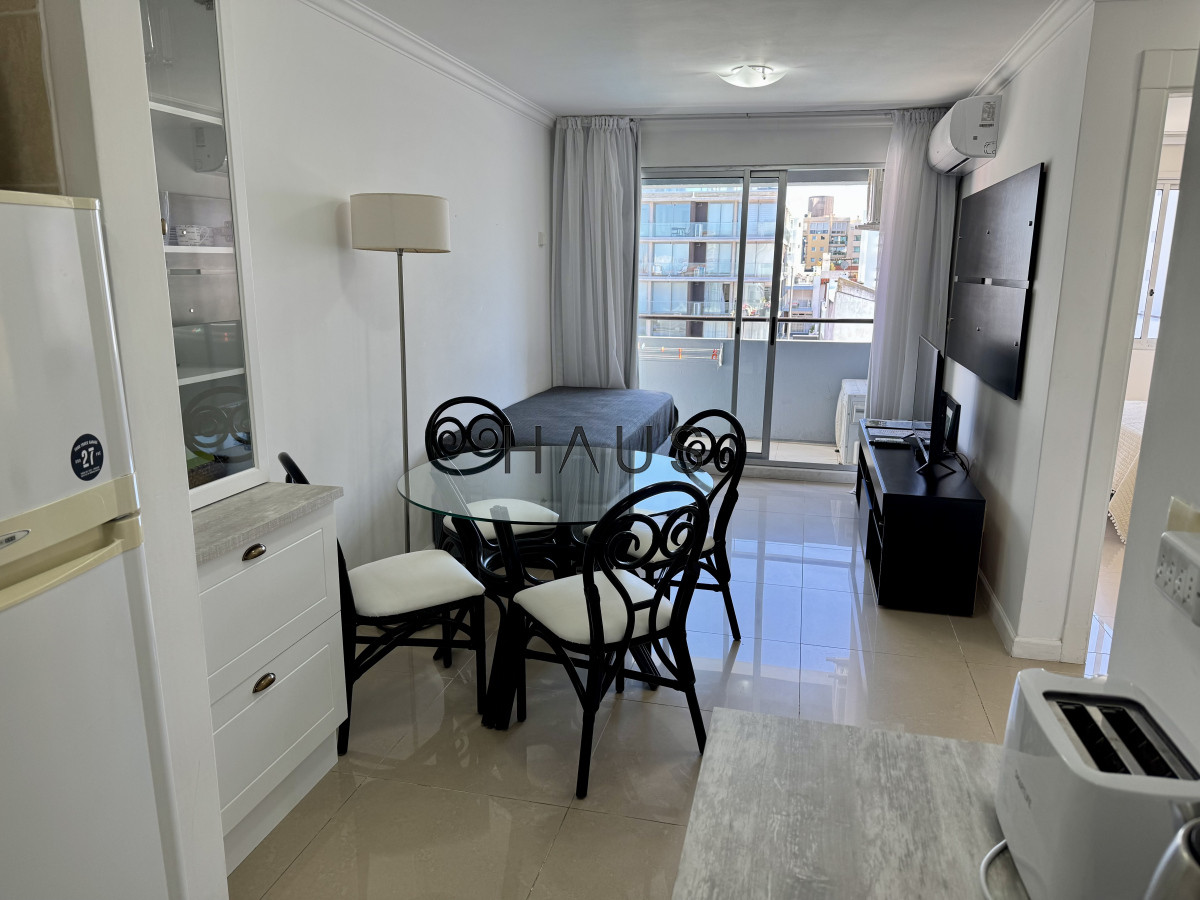 Apartamento ID.113 - Apartamento en venta en peninsula con parrillero propio 