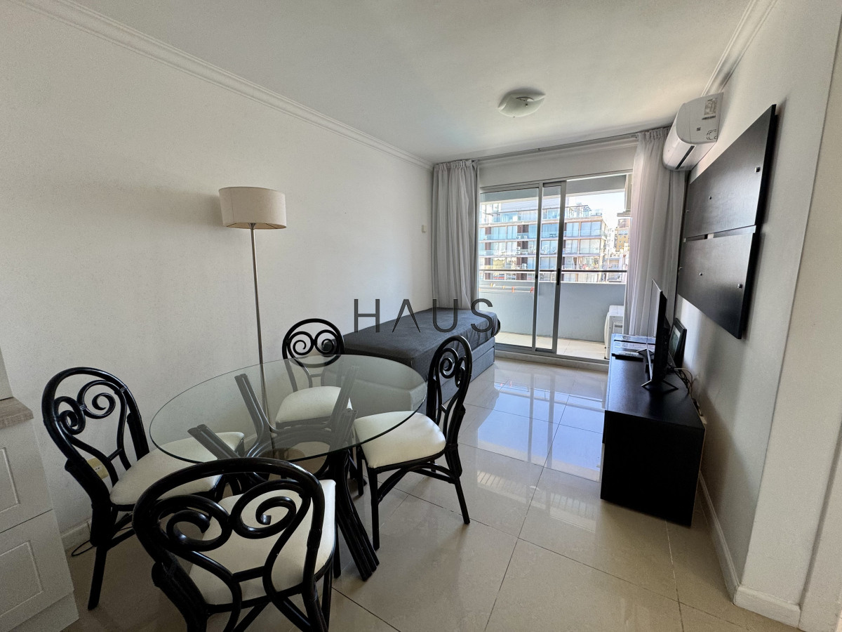 Apartamento ID.113 - Apartamento en venta en peninsula con parrillero propio 