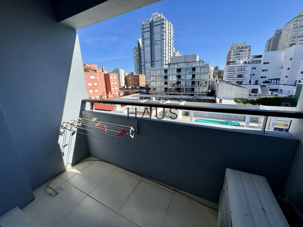 Apartamento ID.113 - Apartamento en venta en peninsula con parrillero propio 