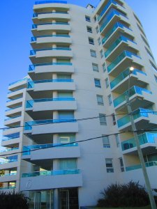 APARTAMENTO EN OPORTUNIDAD!!!  A METROS DEL MAR 