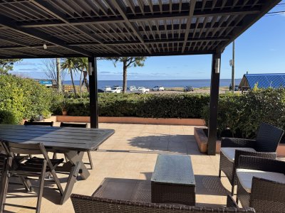 Apartamento en primera línea con vista y piscina propia 